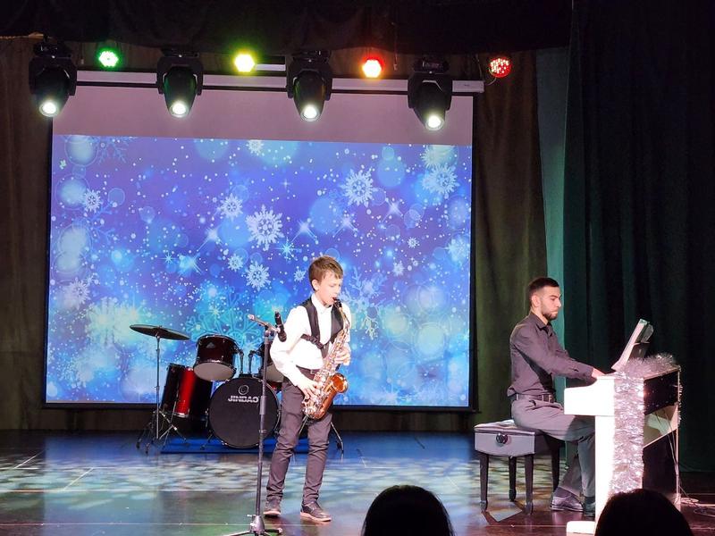 Новогодний концерт преподавателей и обучающихся школы «Новогодняя мистерия»